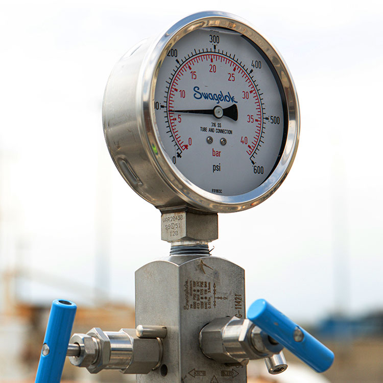 Pipeline pressure instrument.