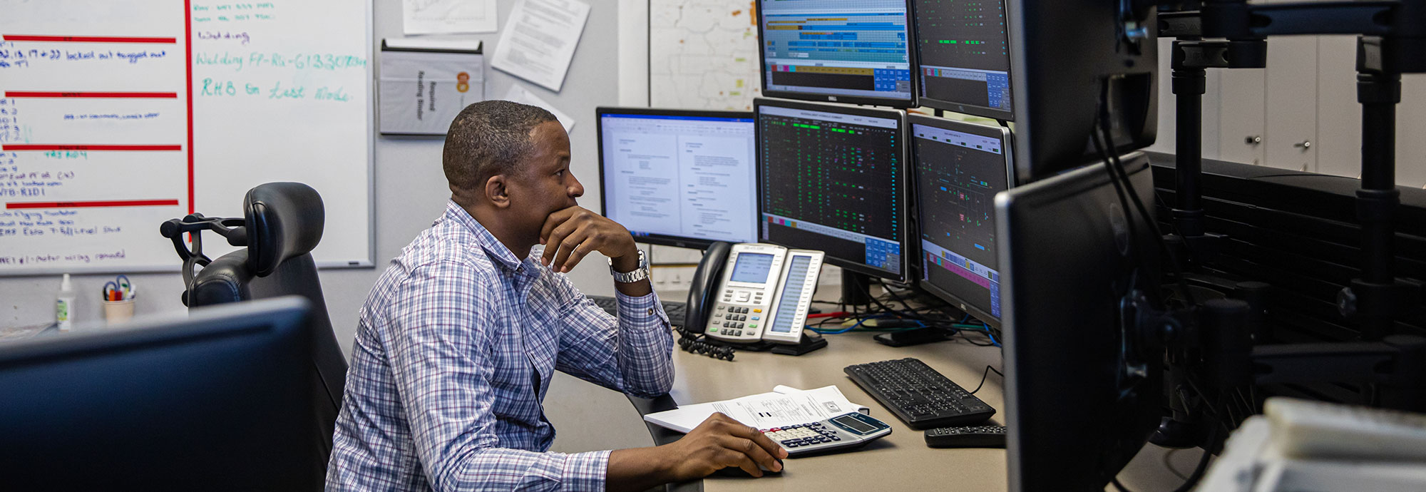 A TNPI line controller tracks operations on computer screens from the control centre in Richmond Hill, Ontario.